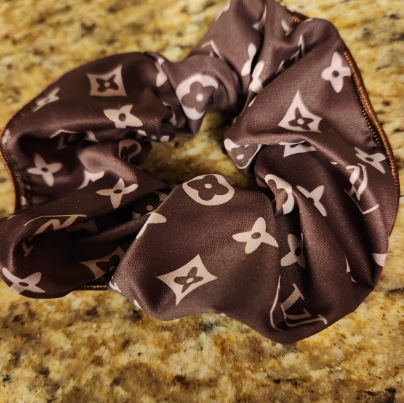 FASHION HAIR SCRUNCHIE - Picture 3 of 3